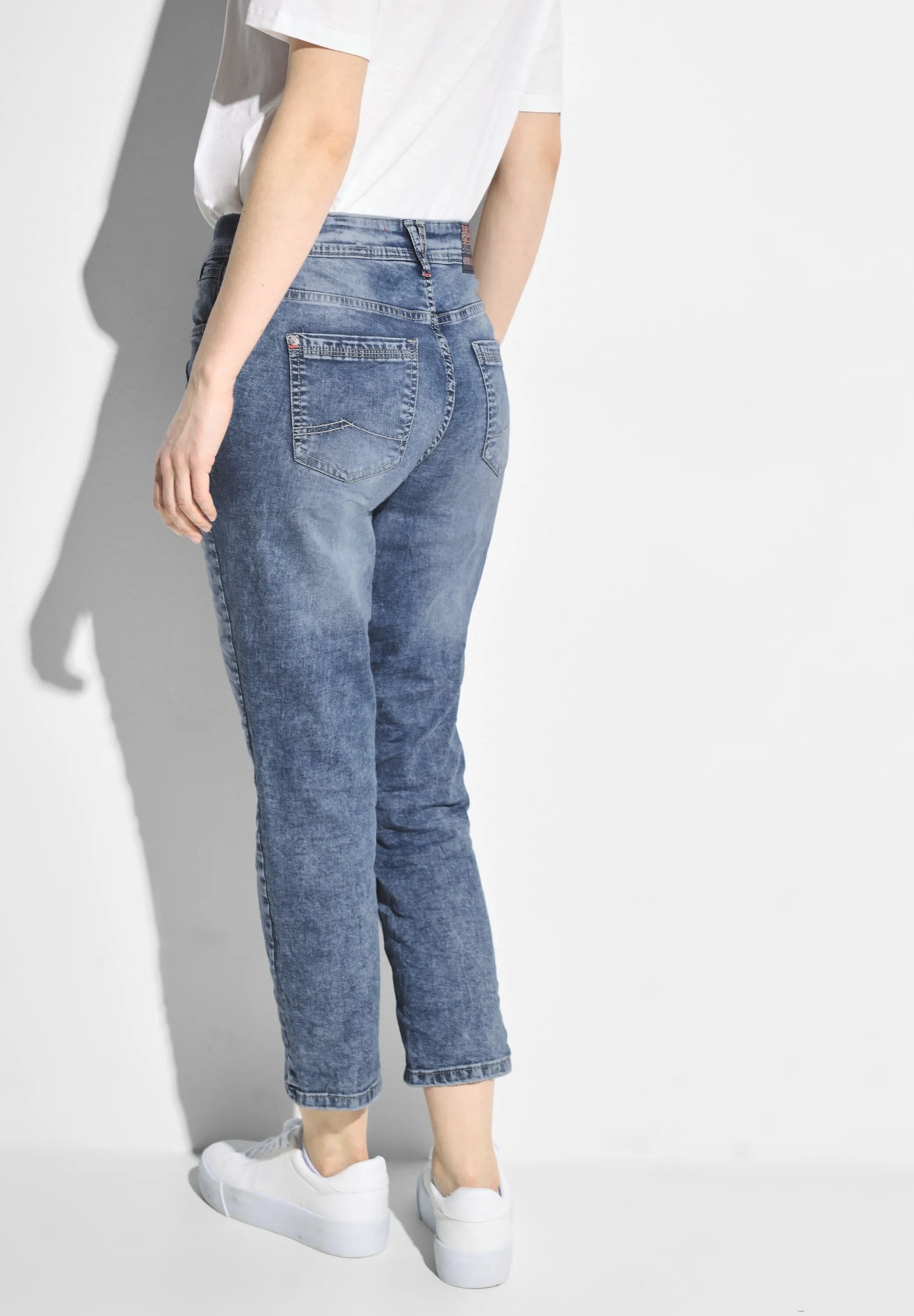 7/8 Casual Fit Jeans