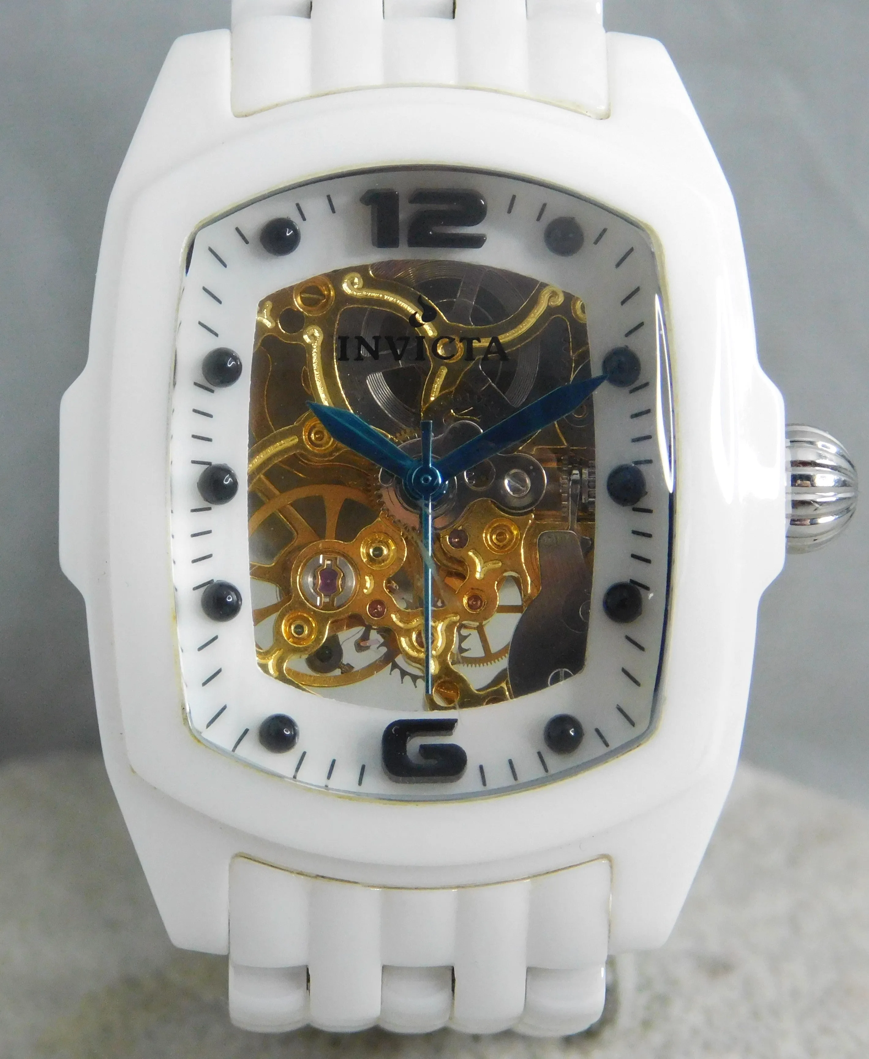 Invicta Lupah Model 1127 Solid White Ceramic Manual Wind Mens Watch....33mm